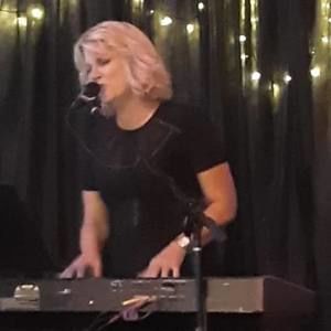 Meet your Posher, Becky